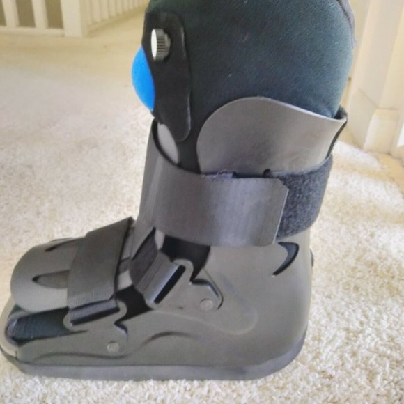 DeRoyal Short Air Pump Walking Boot - Picture 4 of 13